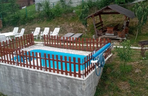 Slavske Ski Chalet | Біля лісу Шале з двома спальнями