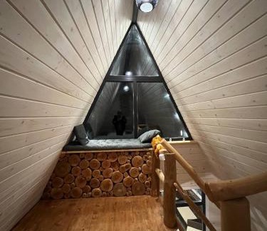 Verkhniy Yasenov Cabin | Вілла Гармонія
