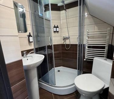 Yablunytsya Hotel | Готель White House