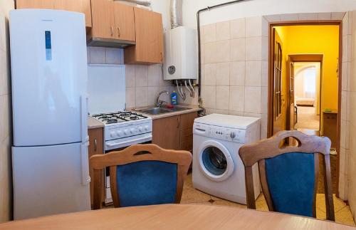 Lviv City Center Apartment | Квартира вул Кониського 5 - на 6 осіб в центрі Медінститут поруч
