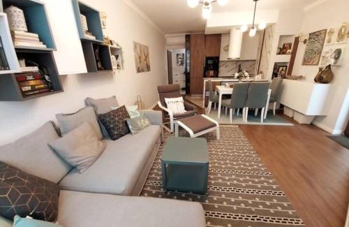 Varna Municipality Apartment | Красив апартамент с целогодишен топъл басейн и джакузи