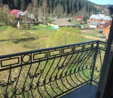 Vyshkiv Cabin | Садиба у Вишкові
