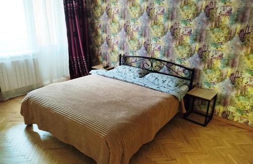 Obolons'kyi District Apartment | Ул Вышгородская на Площади Шевченко - Vyshgorodska Street