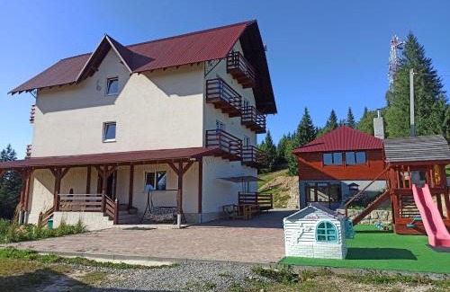Yablunytsya Hotel | У Павла