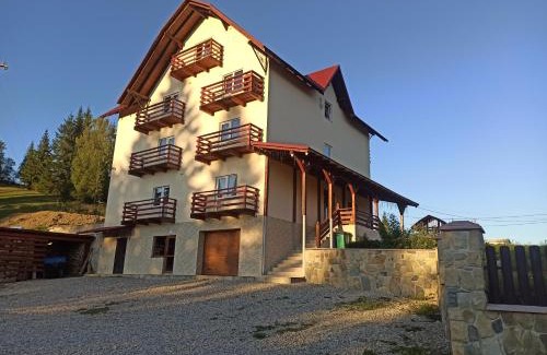 Yablunytsya Hotel | У Павла