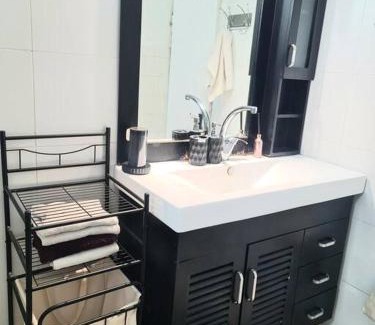 Giv'atayim Apartment | דירה אומנותית בגבעתיים