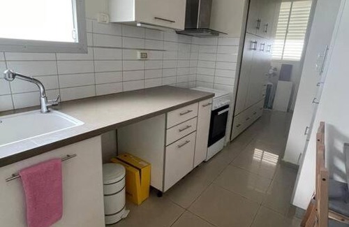 Haifa Apartment | דירה גדולה יפה באיזור חיפה קרובה לגרנד קניון ולמרכז הכרמל
