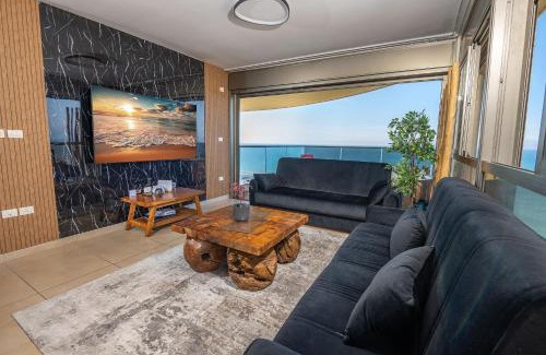 Netanya Apartment | פנטהאוז שמיים - דירות יוקרתיות על הים עם ממד,גקוזי פרטי, בריכה ונוף פנורמי לאוקיינוס