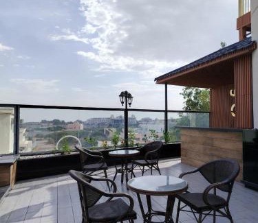 Jirubah Apartment | الأكواخ السبعة بالهدا للشقق المخدومة