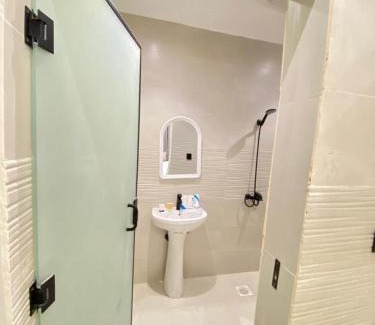 Ghirnatah Apartment | جلسة جانبية وسرير ماستر