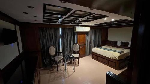 Maadi Hotel | ريفر بوت - نايل كروز