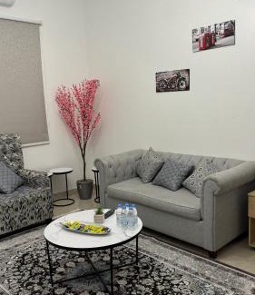 Riyadh Apartment | شقة أرضية عائلية مكونة من غرفتين نوم وصالة ومطبخ 3