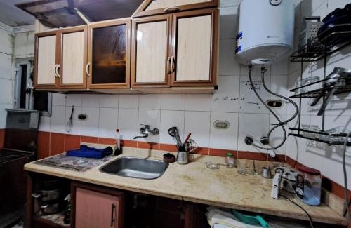 Bab Sharqi Apartment | شقق هوليداي شقة لك بالكامل ثلاث غرف و حمام و مطبخ و انتريه و شرفة