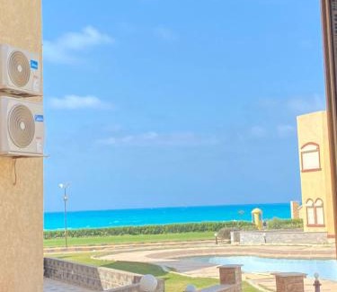 Marina El Alamein Apartment | فيلا دوبلكس3 غرف نوم مكيفين داخل قريه بيرلا مارينا كيلو 90 عائلات فقط