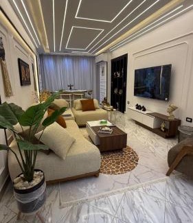 Pyramids Gardens Apartment | للايجار شقه اول ساكن مجهزه بالكامل ثلث غرف نوم اثنين حمام مطبخ مجهز بالكامل تحكم كامل عبر التلفون مكيفه بالكامل For rent Apartment for the first inhabitant a Fully equipped 3 bedrooms 2 bathrooms Fully equipped kitchen Full control via phone