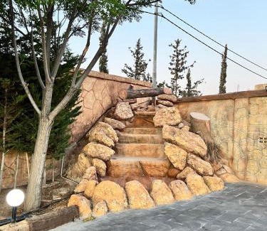 Jordan Ski Chalet | مزرعة وشاليه ادم