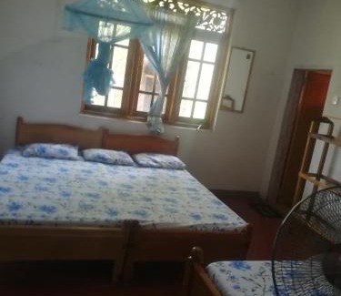 Anuradhapura House | ආලෝකා නවාතැන්