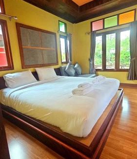 Si Racha Ski Chalet | คีรีนคร บางพระ รีสอร์ท