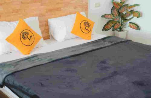 Samut Sakhon Hotel | เดอะทอย บีช รีสอร์ท เดอะแมร์