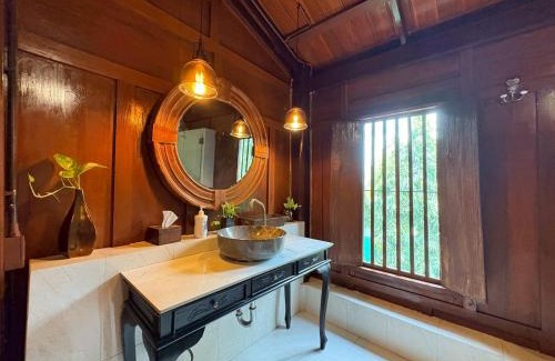 Bueng Kum House | เรือนไทยพราวพิมาน Proudpiman Thai House
