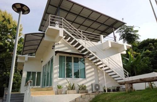 Pua House | เฮือนป้อหลวง