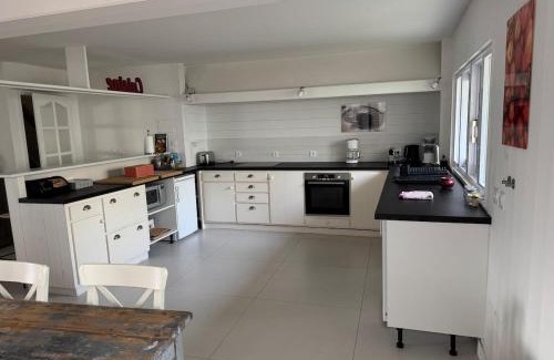 Le Bois-Plage-en-Re House | ღ La Passerelle, Spatieux Avec Jardin