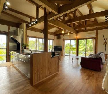 Taketomi-jima Taketomi-cho House | オーシャンビュービーチ迄徒歩8分広い庭のゆったりヴィラ電動自転車2台無料海と星とガジュマルブランコ