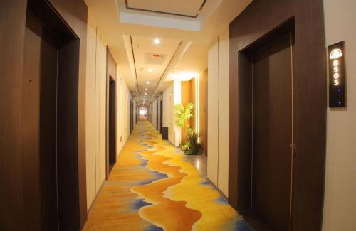 Kuqa Hotel | 万信至格酒店库车天山中路店