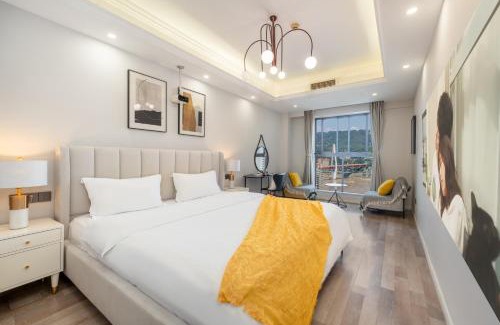 Yuzhong Apartment | 云深处江景公寓