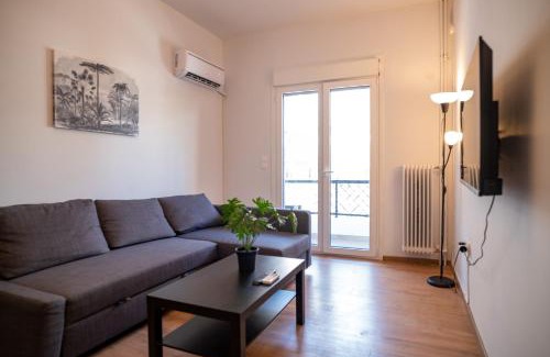 Petralona Apartment | 休闲优雅的简洁公寓