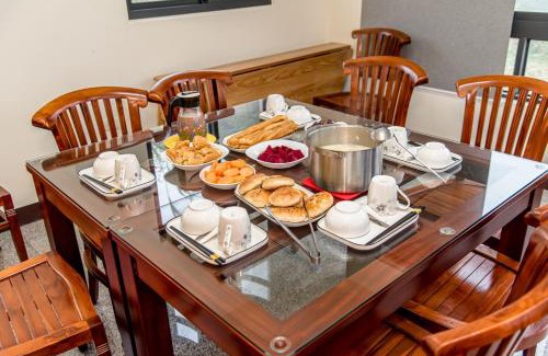 Jinsha House | 出門獺踏 Otter footprints B&B