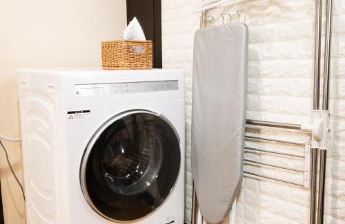 Honmachi Apartment | 新宿まで近い 最寄駅徒歩4分 最大10名の貸切一軒屋 3BR 子連れ歓迎 高速Wi-Fi