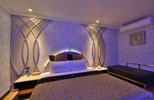 Shulin Hotel | 樹林月圓汽車旅館