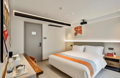 Yuecheng Hotel | 遇萌悦漫居酒店绍兴鲁迅故里景区仓桥直街店