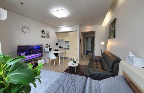Yeoksam Apartment | 강남 선릉역 도보1분 Full option Sky Lounge 16F