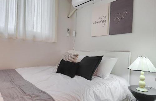 Sangsu-dong Apartment | 로코스테이 Roco Stay in Hongdae