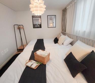 Sangsu-dong Apartment | 로코스테이 Roco Stay in Hongdae