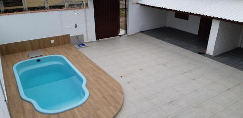 Maranduba Ski Chalet | 0006.05 - Maranduba - KitNet 1º Andar - 4 Pessoas - 3 Quadras Do Mar - Piscina Coletiva - WIFI