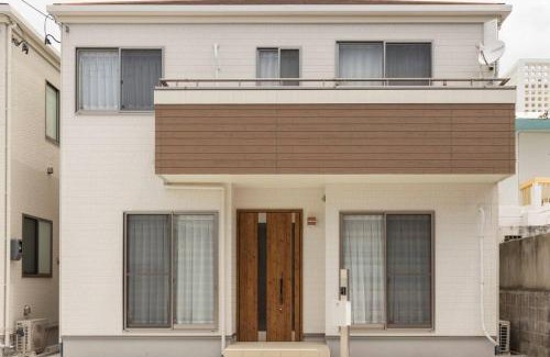 Chatan Villa | 1棟家貸し切り！潮騒の中で異国情緒溢れるリゾート地「北谷」を満喫：）