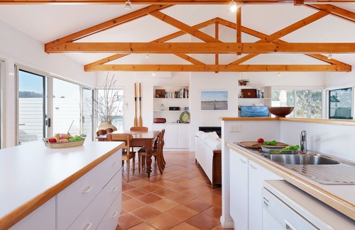 Corlette House | 1/44 Danalene Pde - fantastic waterfront property with air con