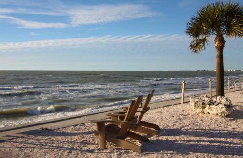 Pass-a-Grille Historic District House | 1 - Beach Club At Pass-A-Grille