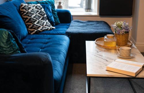Castle Apartment | 1 Bed House , Free WiFi,Free Parking,Leasure,Business