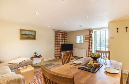 Bradbourne House | 1 Bed in Bradbourne PK796