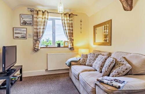 Ilfracombe House | 1 Bed in Combe Martin PARSC