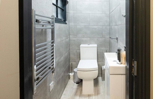 Shoreditch Apartment | 1 Bed-sleeps 4-aircon-city Centre
