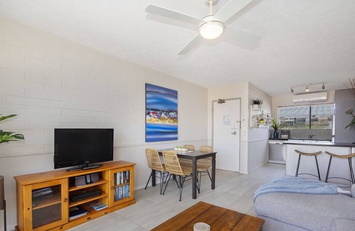 Sunshine Coast Apartment | 1 Bedroom Apartment Ocean View @ Surf Dance