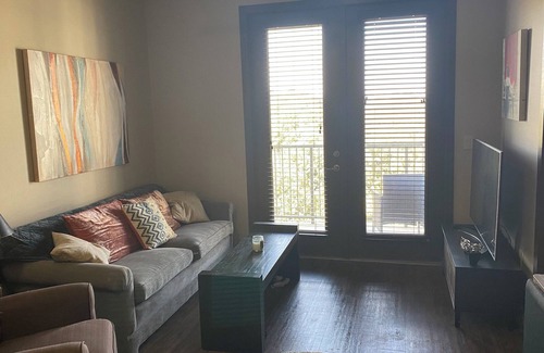 Dawson Apartment | 1-Bedroom Apartment with Excellent Location and Downtown Views