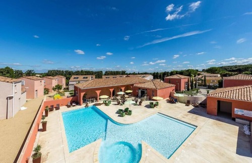 Saint-Christol Condo | 1 Bedroom Condo in Entre-Vignes