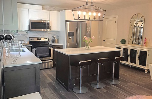 Langford House | 1 Bedroom LUX Farmhouse Bear Mountain Victoria - Suite Lower Level (LL)