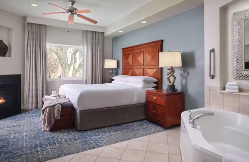 North Scottsdale Resort | 1-bedroom Premium Villa at Sheraton Desert Oasis - Walk to the WM Phoenix Open